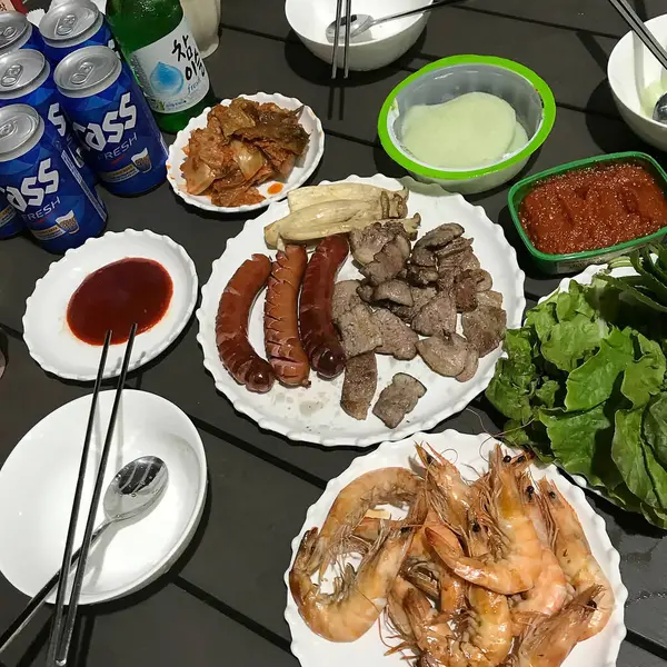 Lezzetli Asya yemeklerinin yakın görüntüsü