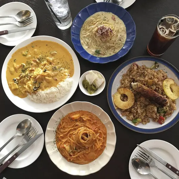 Lezzetli Asya yemeklerinin yakın görüntüsü