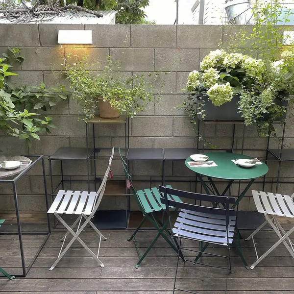 masa ve sandalye Bahçe