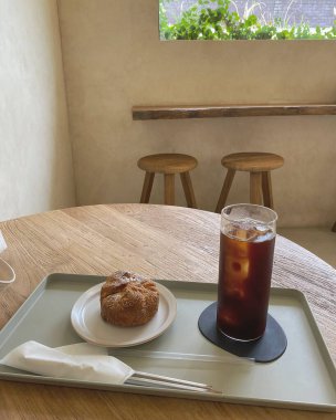 Lokantada kahve ve çay.