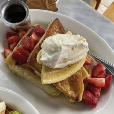 Belçika Waffle ve çilek kahvaltı