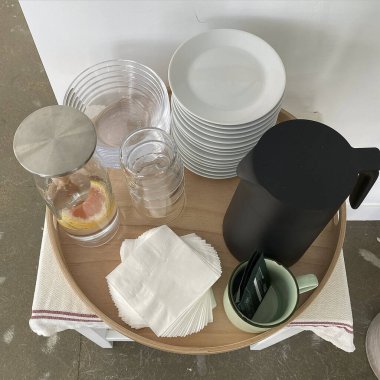 Masadaki farklı sofra takımları