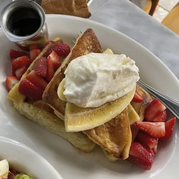 Belçika Waffle ve çilek kahvaltı