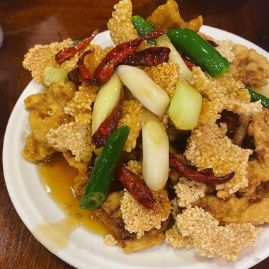 Sebzeli kızarmış tavuk.