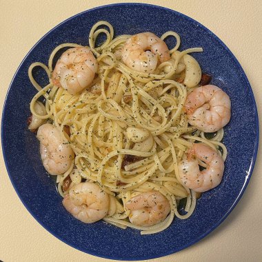 Spagetti, karides, deniz ürünleri.