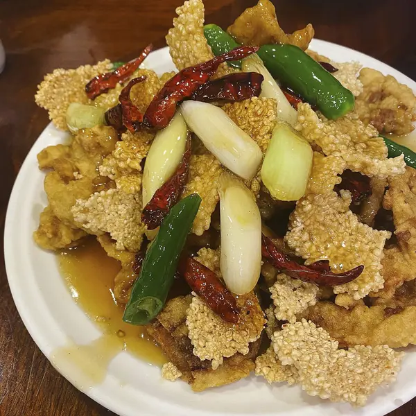 Sebzeli kızarmış tavuk.