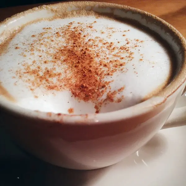 sıcak kahve tarçın ile