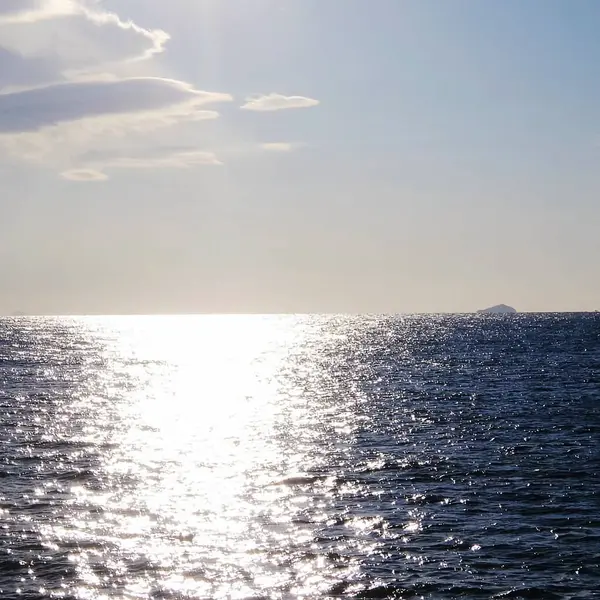 deniz ve gökyüzü arkaplanı