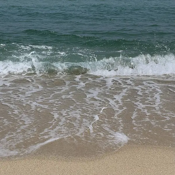 Deniz dalgaları Beach