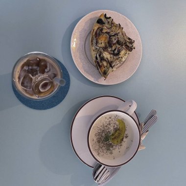 Restoranda nefis yemekler var.