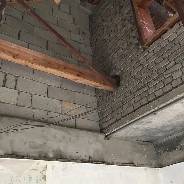 Bir evin duvarında..