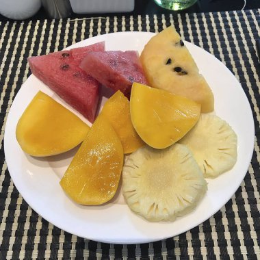 Taze meyveleri yakın