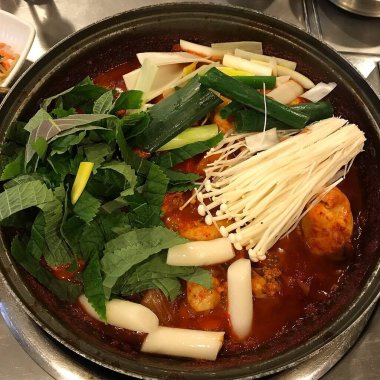 Lezzetli Asya yemeklerinin yakın görüntüsü