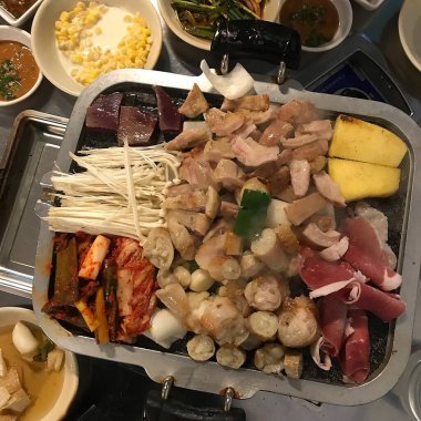 Lezzetli Asya yemeklerinin yakın görüntüsü