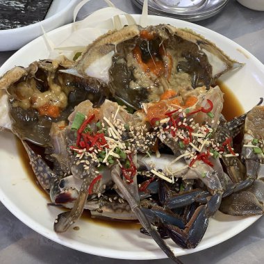 Lezzetli yemek ve yemek manzarasını kapatın.