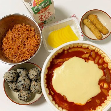 Lezzetli Asya yemeklerinin yakın görüntüsü