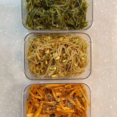 Değişik makarna çeşitleri olan makarna çeşitleri.