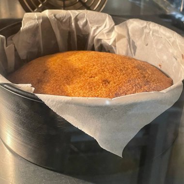 Pişmemiş beyaz bir fırının yakın plan çekimi.