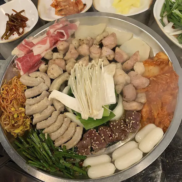 Lezzetli Asya yemeklerinin yakın görüntüsü