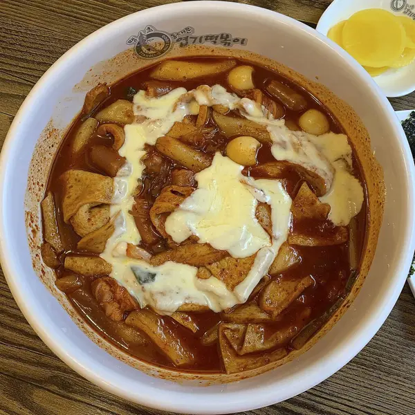 Lezzetli Asya yemeklerinin yakın görüntüsü