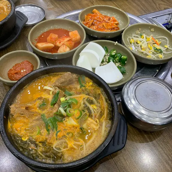 Sebzeli Kore yemek kabı