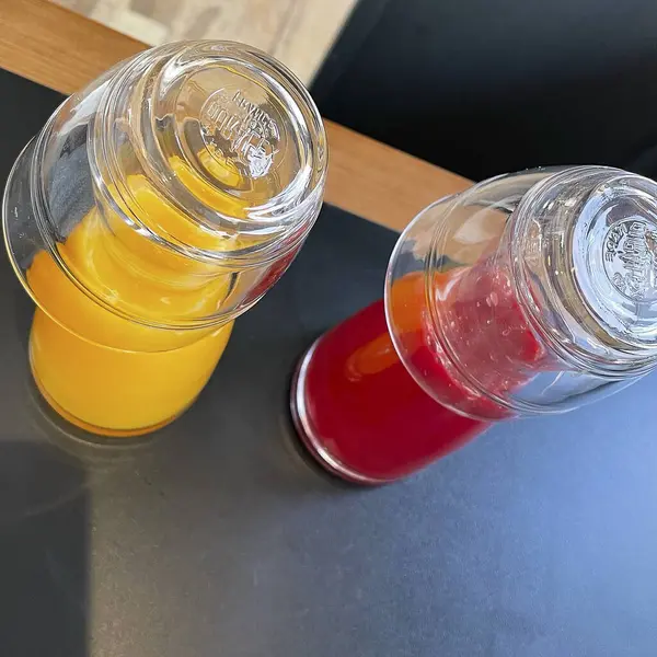 farklı meyve suları.