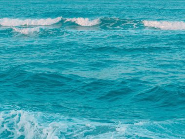 mavi okyanus su yüzeyi