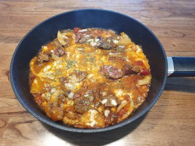 Sebzeli kızarmış sığır eti fotoğrafı.