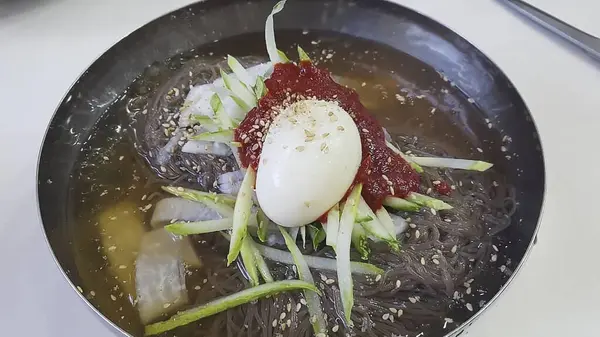 Lezzetli Asya yemeklerinin yakın görüntüsü