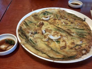 Lezzetli Asya yemeklerinin yakın görüntüsü