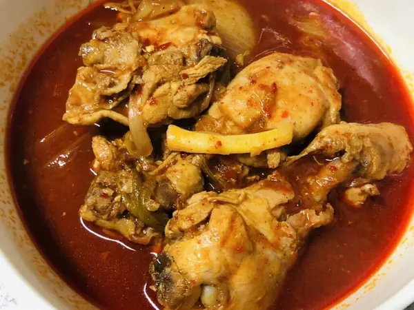 Lezzetli Asya yemeklerinin yakın görüntüsü