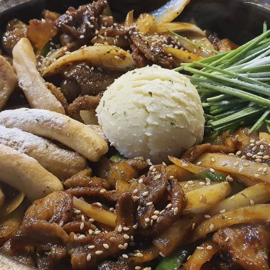 Kore yemekleri kızarmış pirinç.