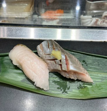 Japon usulü taze somon balığı..