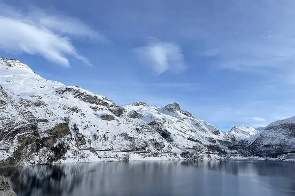 Dağların güzel manzarası