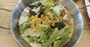 Lezzetli Asya yemeklerinin yakın görüntüsü