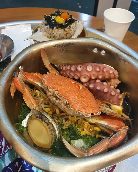 Lezzetli Asya yemeklerinin yakın görüntüsü