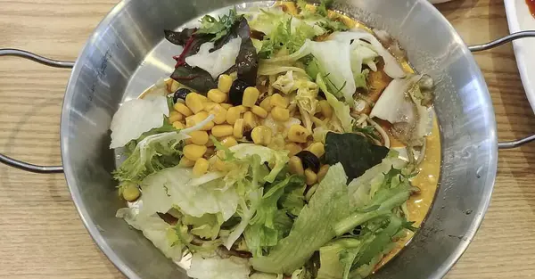 Lezzetli Asya yemeklerinin yakın görüntüsü