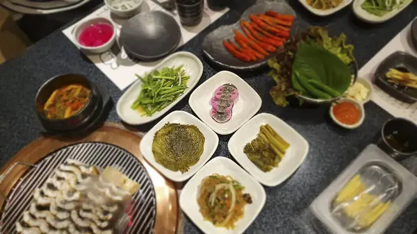 Lezzetli Asya yemeklerinin yakın görüntüsü