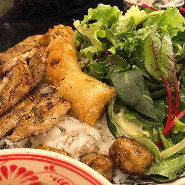 Tavuklu pilav ve sebze