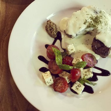 Lezzetli Asya yemeklerinin yakın görüntüsü