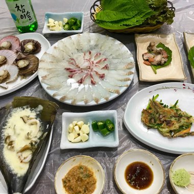 Lezzetli Asya yemeklerinin yakın görüntüsü