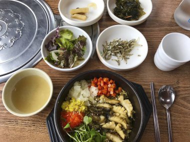 Lezzetli Asya yemeklerinin yakın görüntüsü