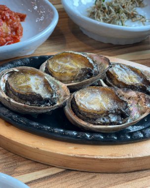 Lezzetli Asya yemeklerinin yakın görüntüsü