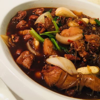 Lezzetli Asya yemeklerinin yakın görüntüsü