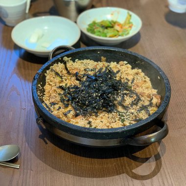 Lezzetli Asya yemeklerinin yakın görüntüsü