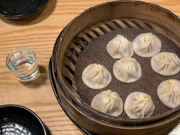 Lezzetli Asya yemeklerinin yakın görüntüsü