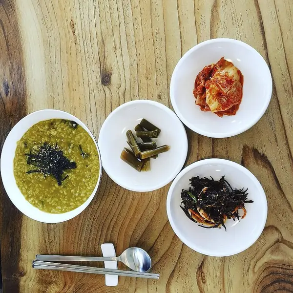 Lezzetli Asya yemeklerinin yakın görüntüsü