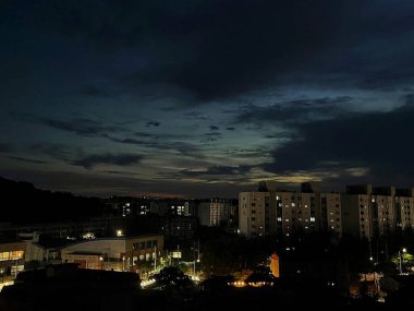Yeni yılın gece manzarası.