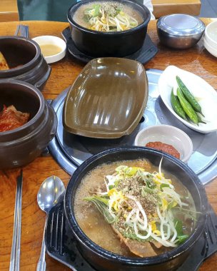 Lezzetli Asya yemeklerinin yakın görüntüsü