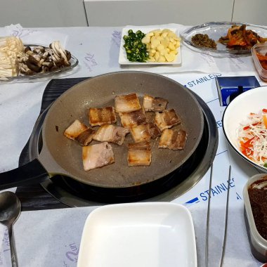 Lezzetli Asya yemeklerinin yakın görüntüsü